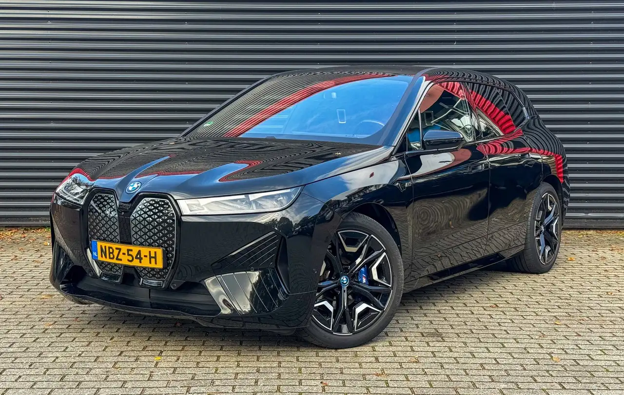 BMW iX