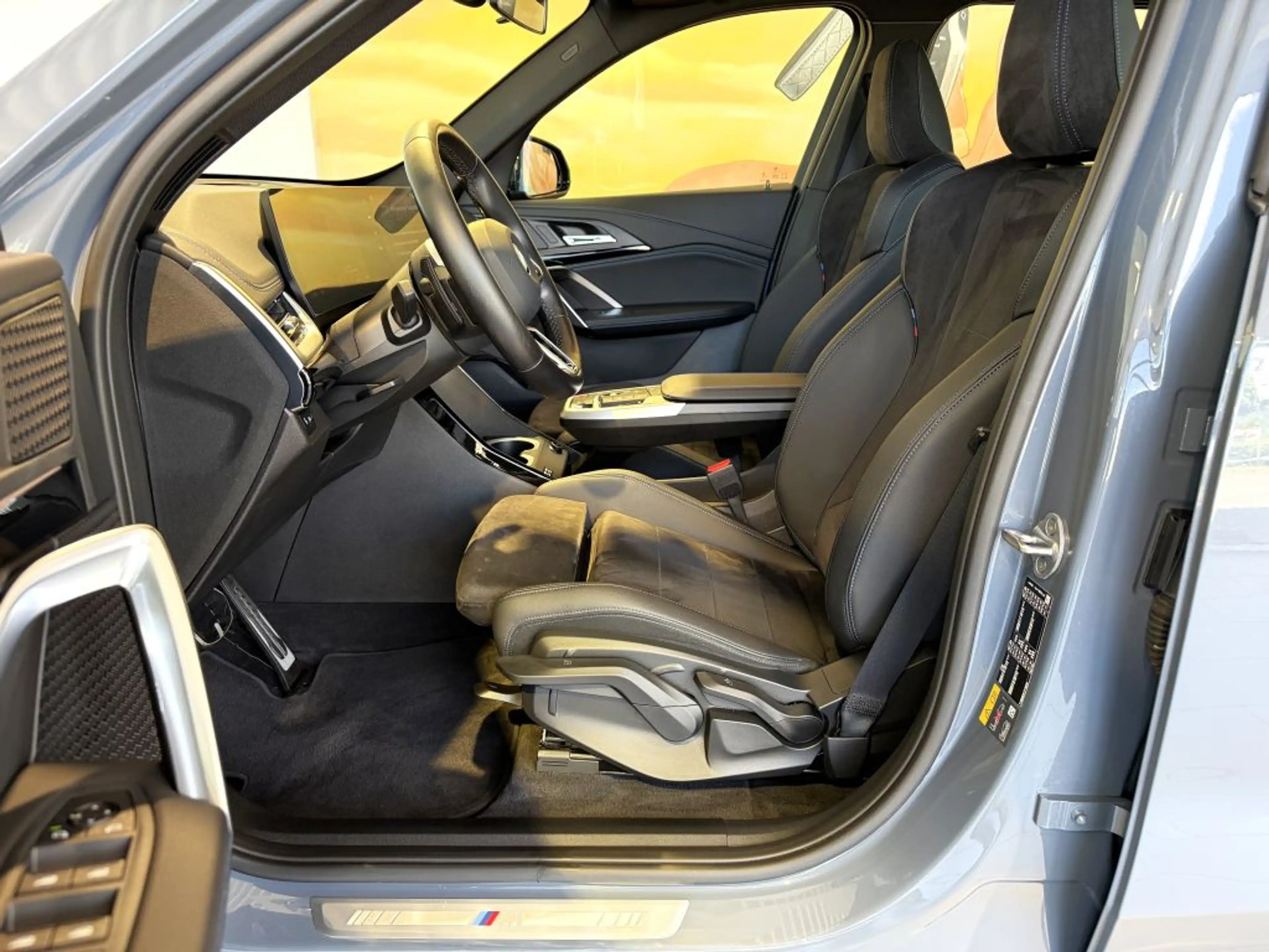 BMW iX1 xDrive30 M SPORT KAM+AHK+TEMP+SPUR+LED+DAB+ — photo 3