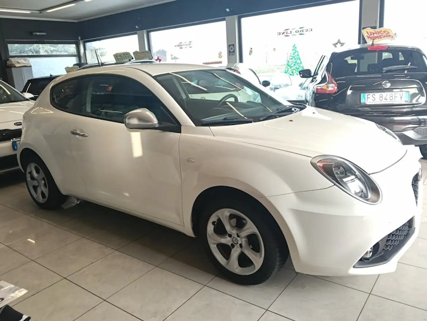 Alfa Romeo MiTo MiTo 2013 1.4 Distinctive 78cv E6 Blanc - 1
