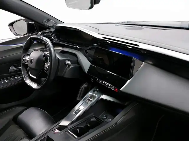 Peugeot 408 view 3