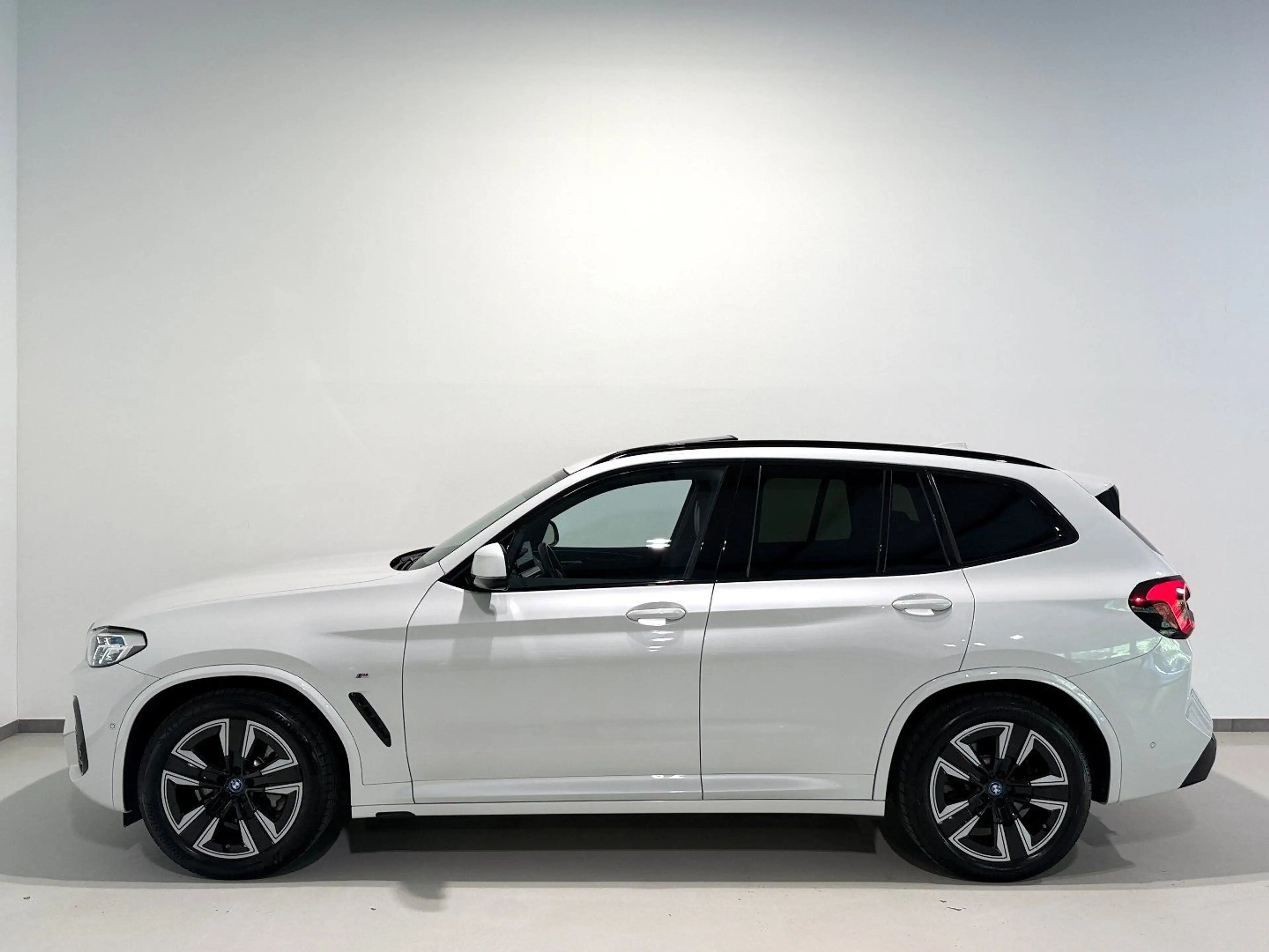 BMW iX3 LCI Inspiring/M-Sport/Panorama/ACC/Memory/Kamera — photo 5
