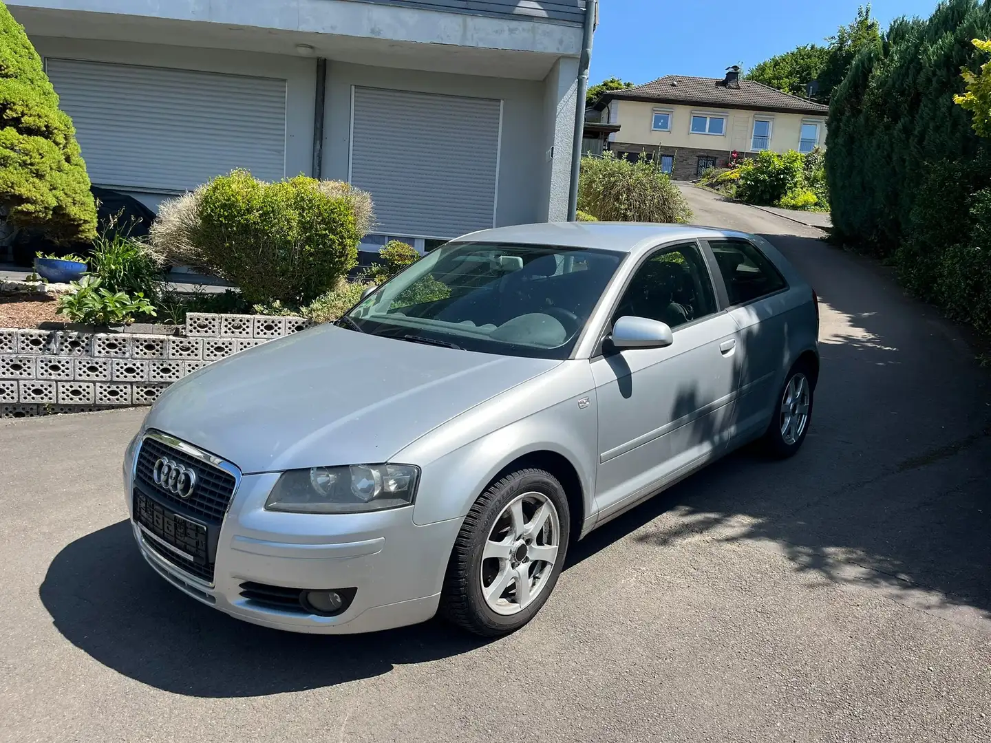 Audi A3 1.9 TDI DPF Attraction *101PS* Silber - 1