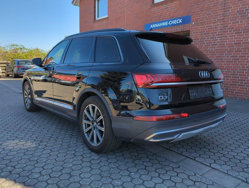 Audi Q7 50 TDI quattro basis — photo 2