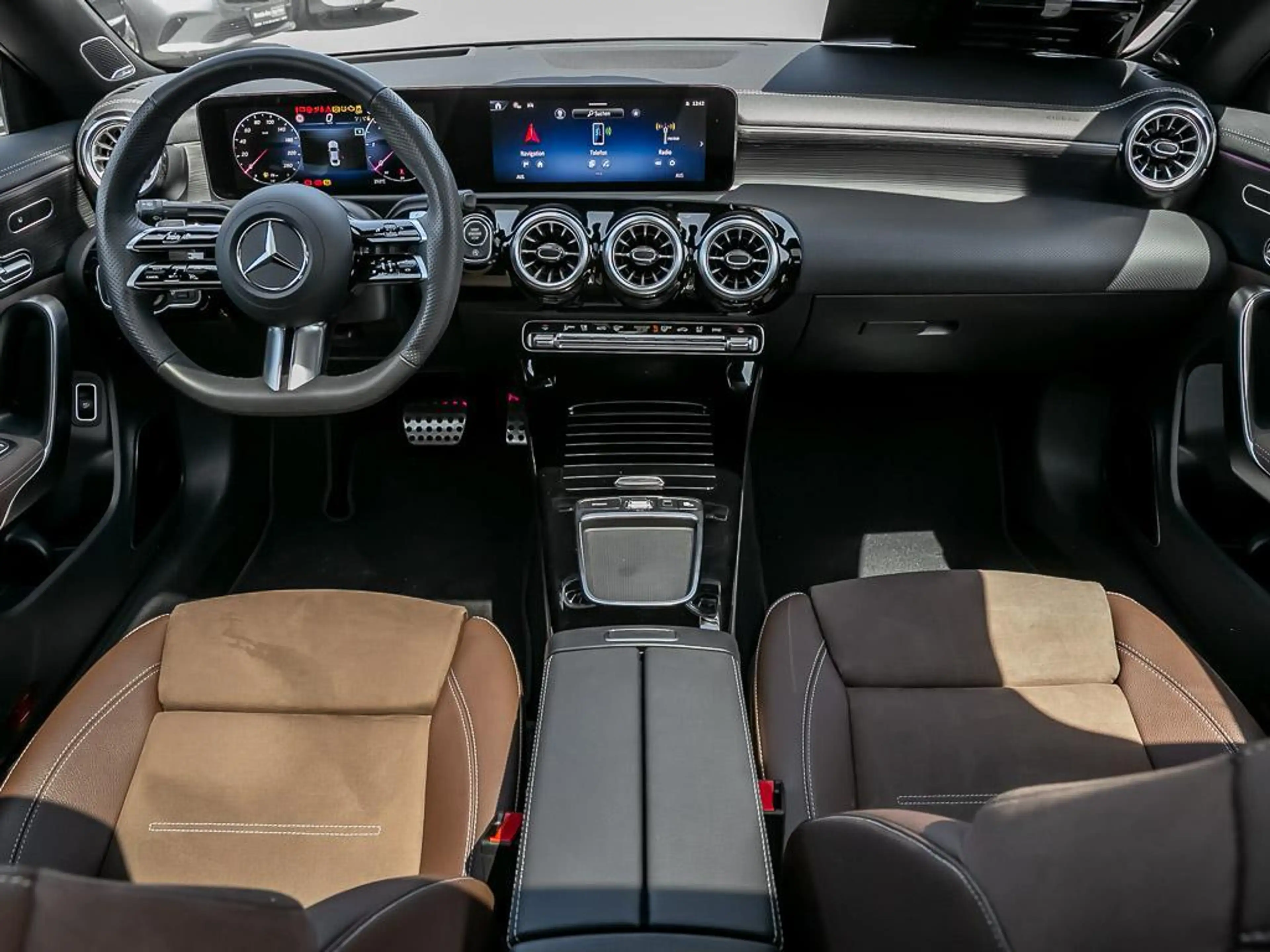 Mercedes-Benz CLA 220 d AMG Premium PLUS Night Sitzhzg. Distr. — photo 7