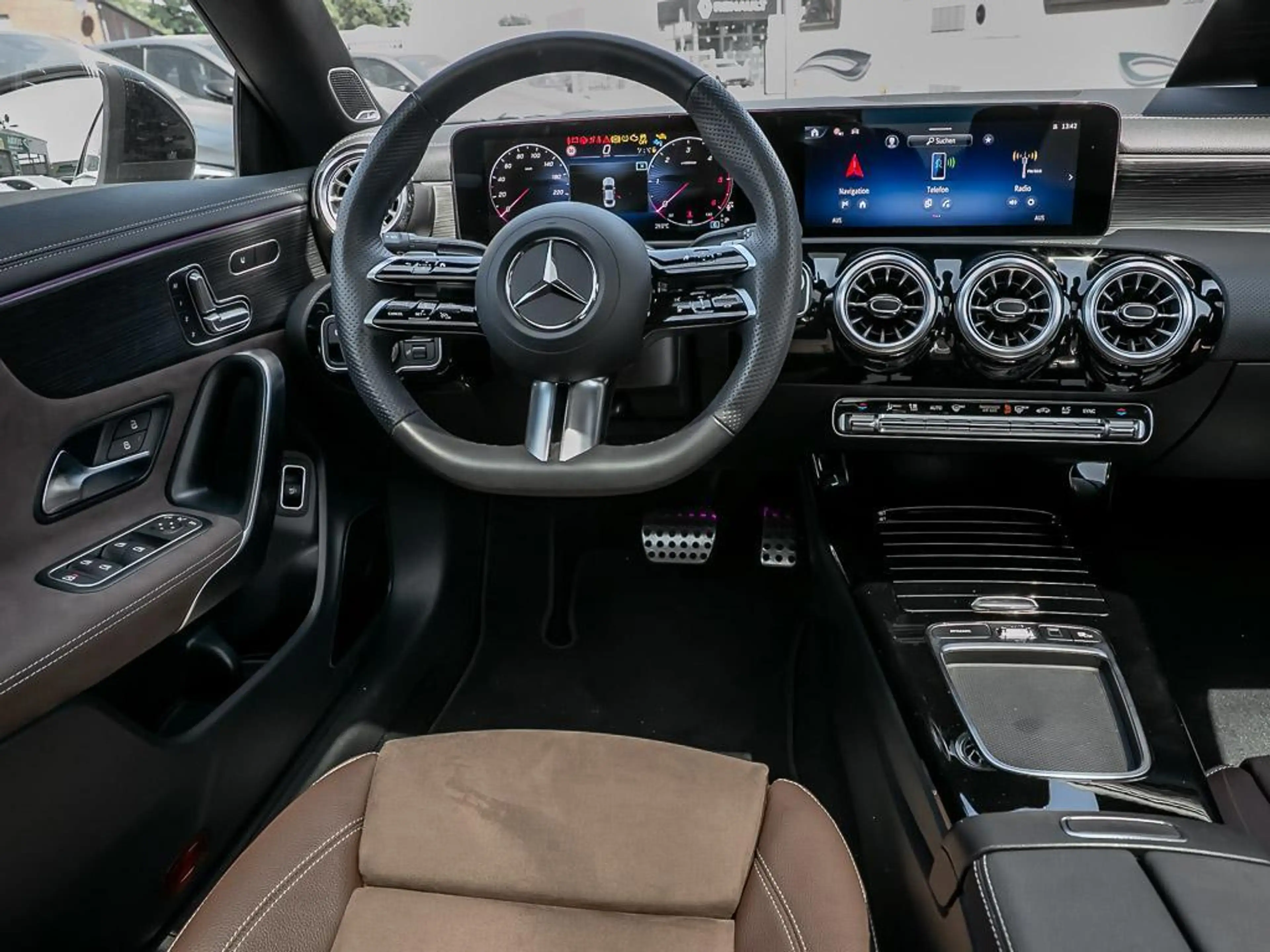 Mercedes-Benz CLA 220 d AMG Premium PLUS Night Sitzhzg. Distr. — photo 4