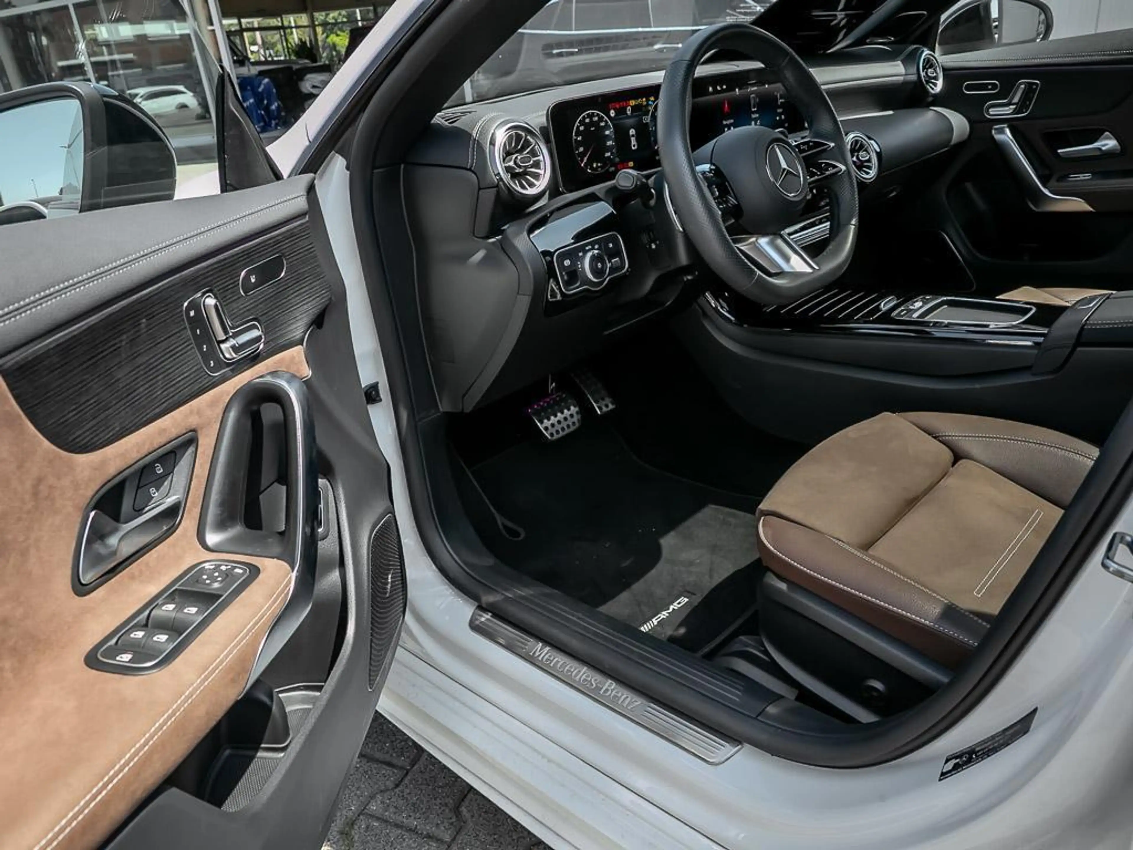 Mercedes-Benz CLA 220 d AMG Premium PLUS Night Sitzhzg. Distr. — photo 9
