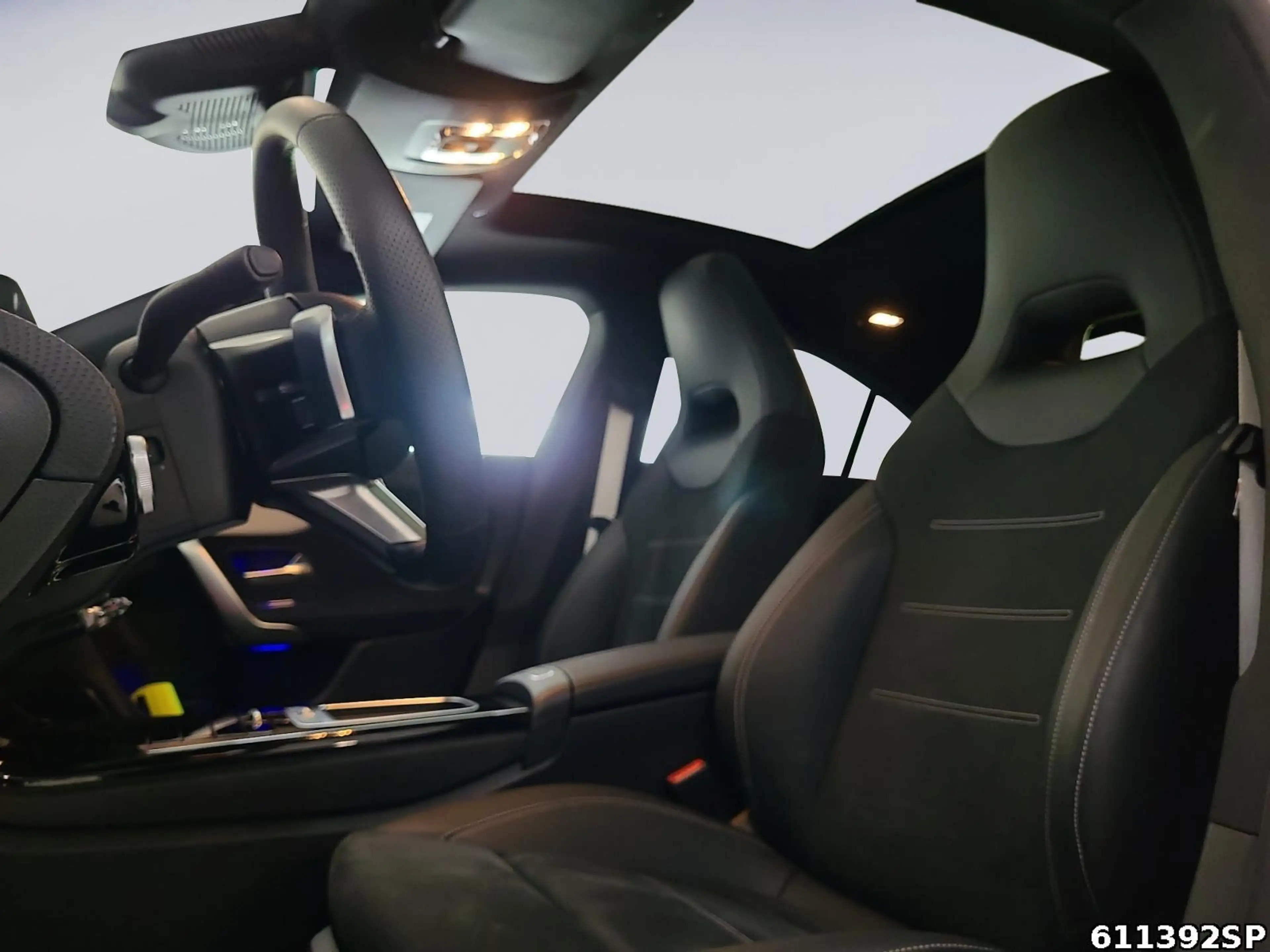 Mercedes-Benz CLA 200 AMG NIGHT PANO KAMERA DISTRONIC LED — photo 10