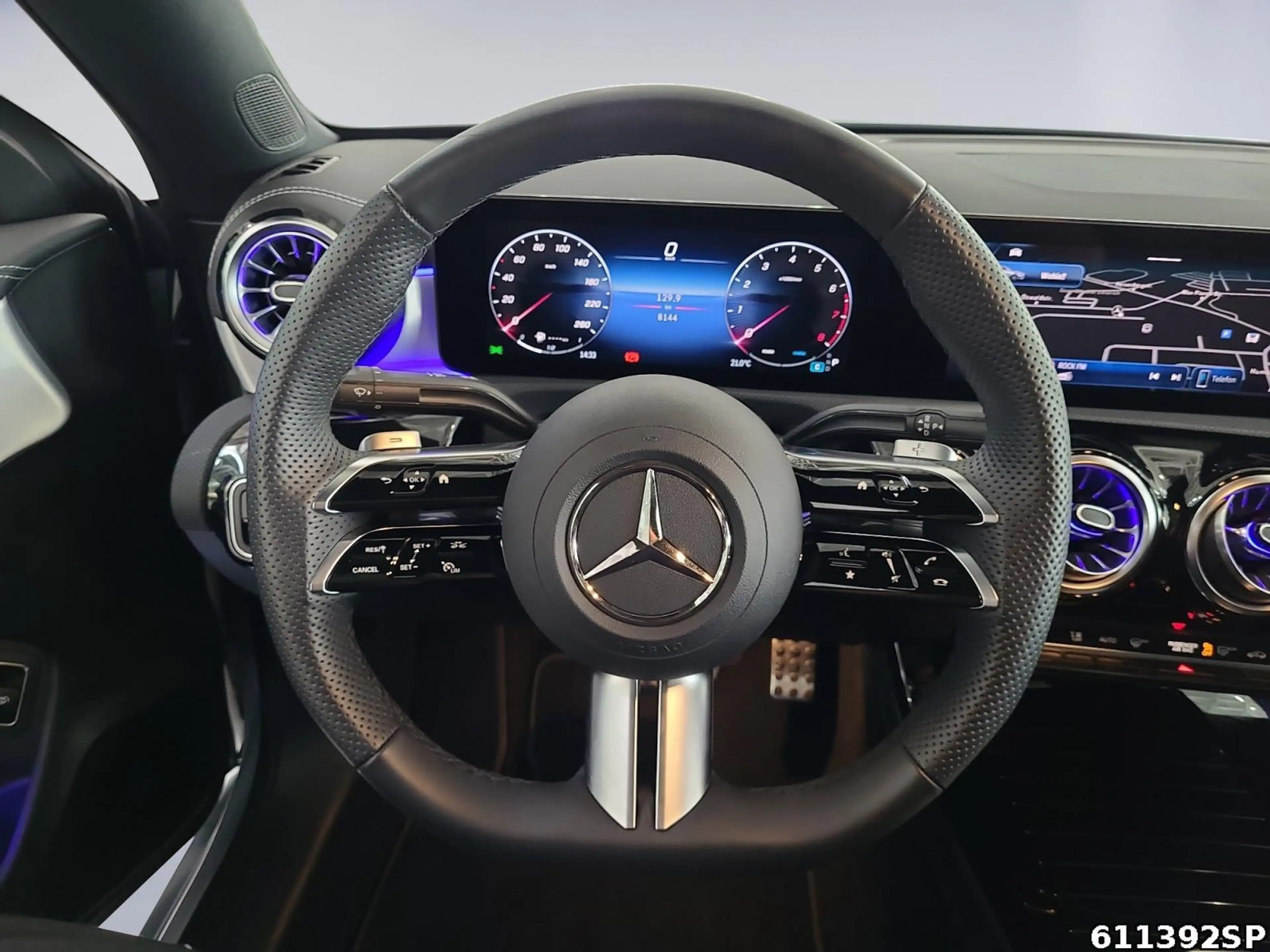 Mercedes-Benz CLA 200 AMG NIGHT PANO KAMERA DISTRONIC LED — photo 9