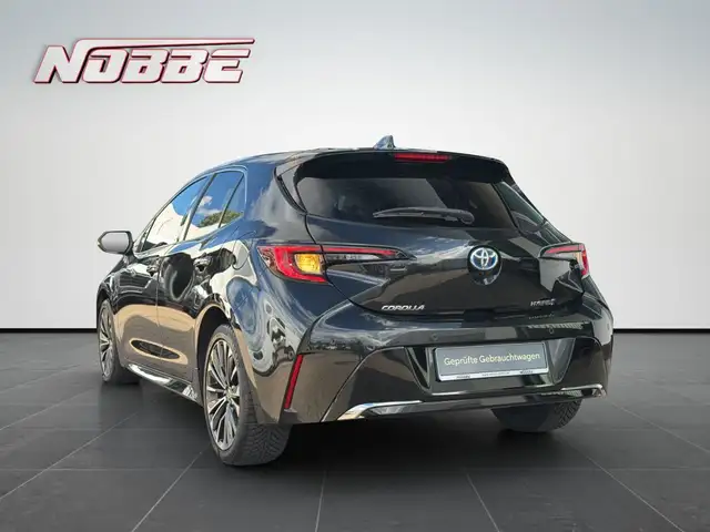 Toyota Corolla view 3