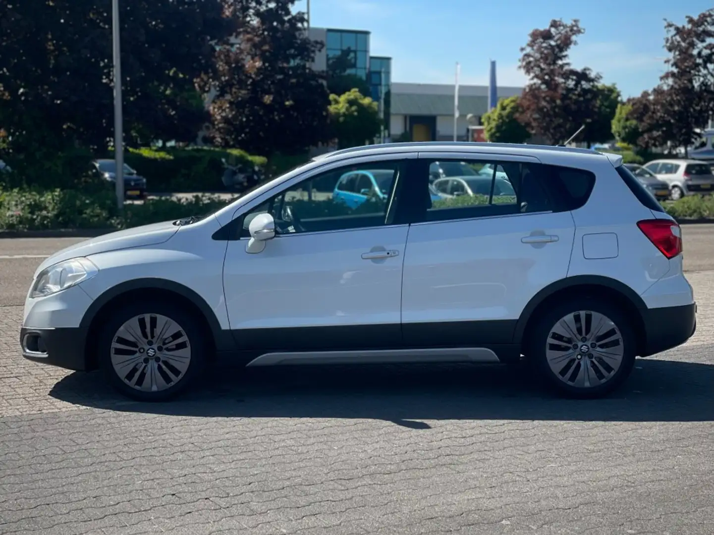 Suzuki SX4 S-Cross 1.6 EXCLUSIVE TREKHAAK CRUISE ECC Weiß - 2