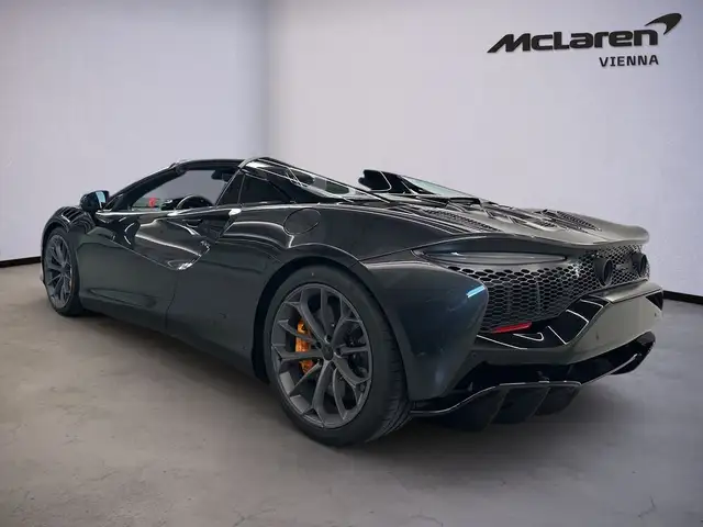 Mclaren Artura view 3