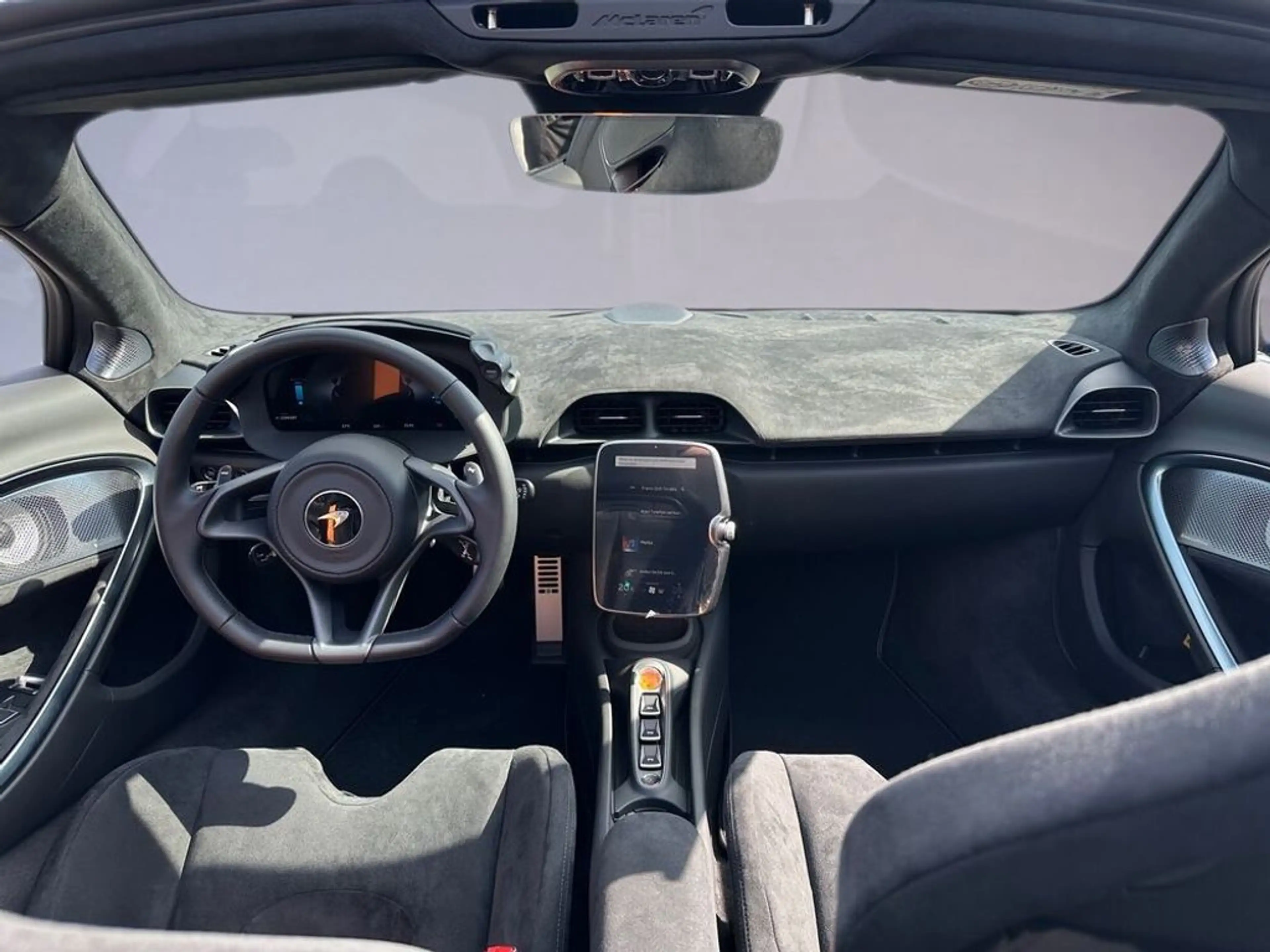 McLaren Artura Artura Spider / Plateaux / Tec Pack / B&W — photo 8