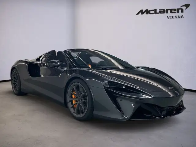 Mclaren Artura view 2