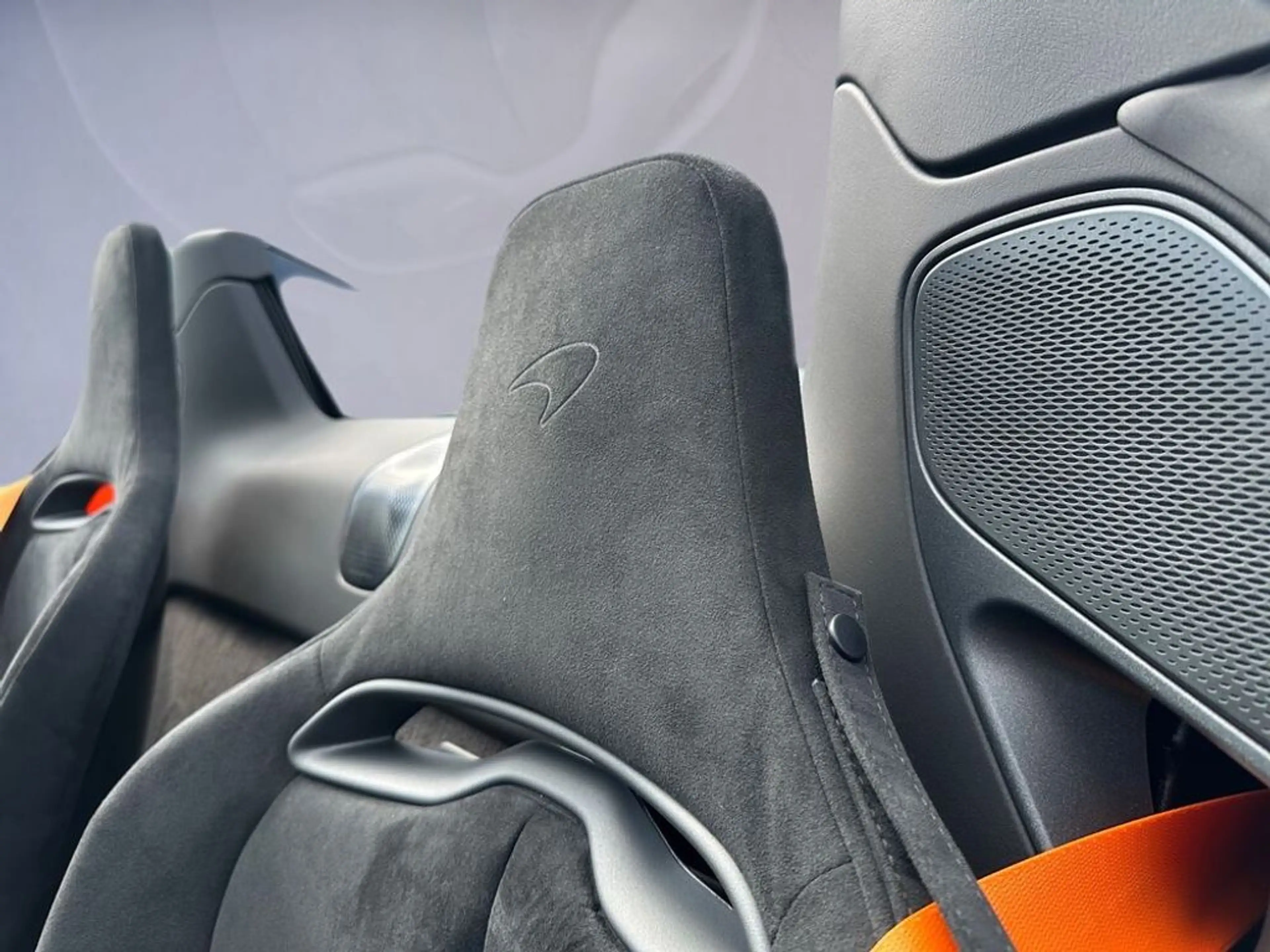 McLaren Artura Artura Spider / Plateaux / Tec Pack / B&W — photo 10