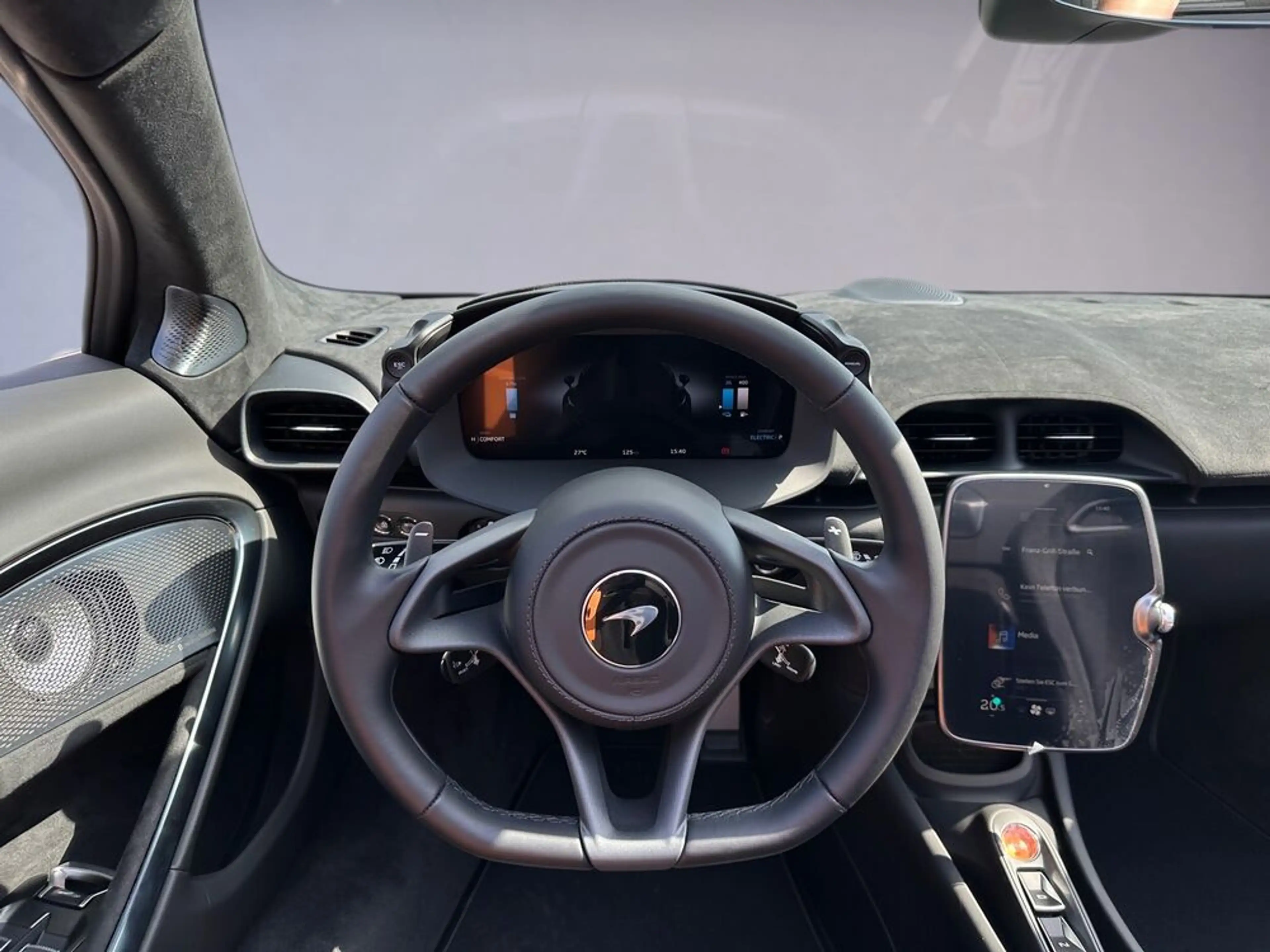McLaren Artura Artura Spider / Plateaux / Tec Pack / B&W — photo 9