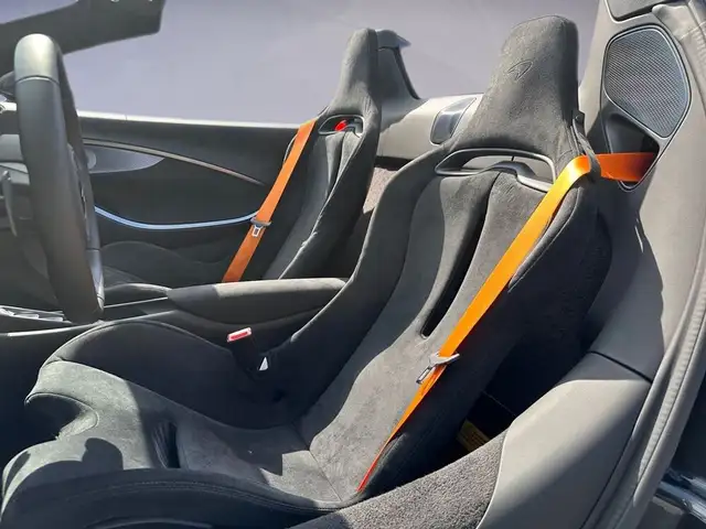 Mclaren Artura view 7