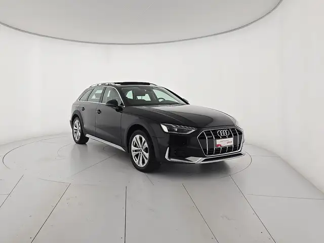 Audi A4 Allroad view 6
