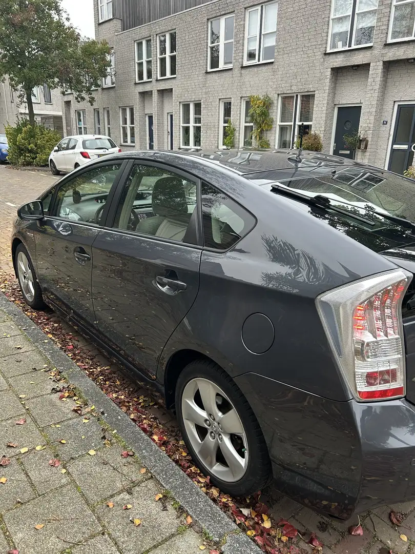 Toyota Prius (Hybrid) Executive - 2