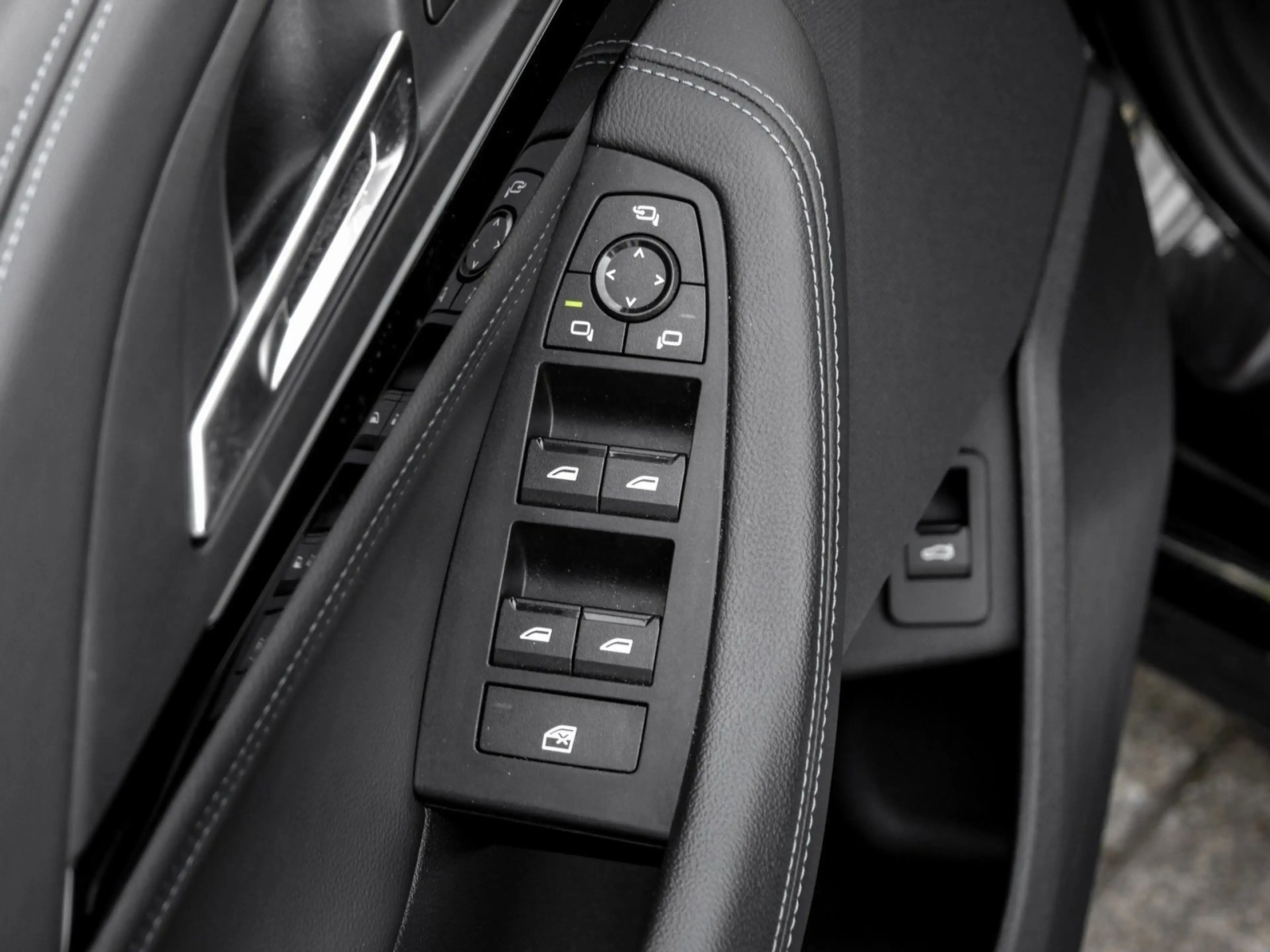 BMW 223 i M Sport HUD PANO ACC RFK LED — photo 15