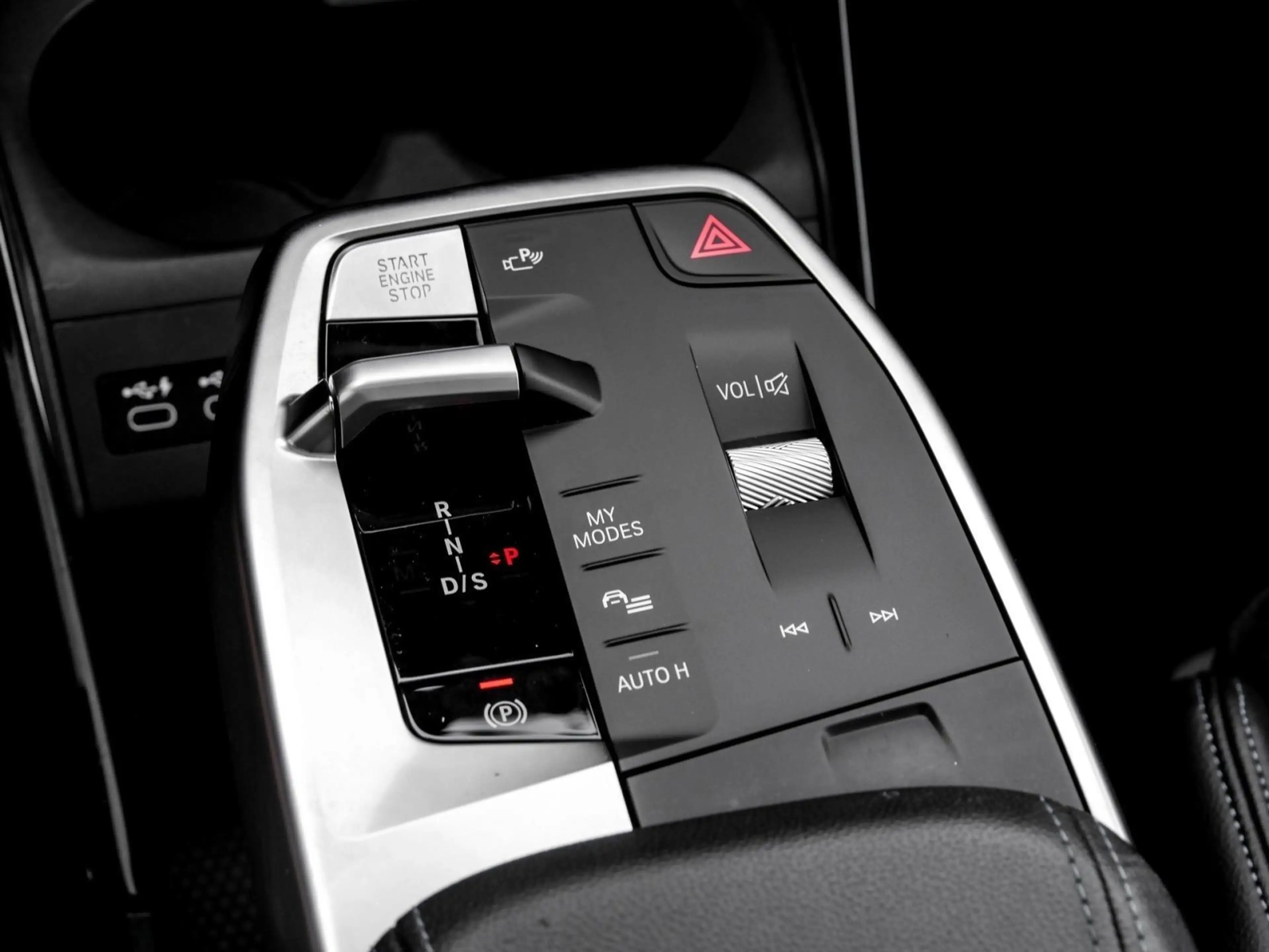 BMW 223 i M Sport HUD PANO ACC RFK LED — photo 10