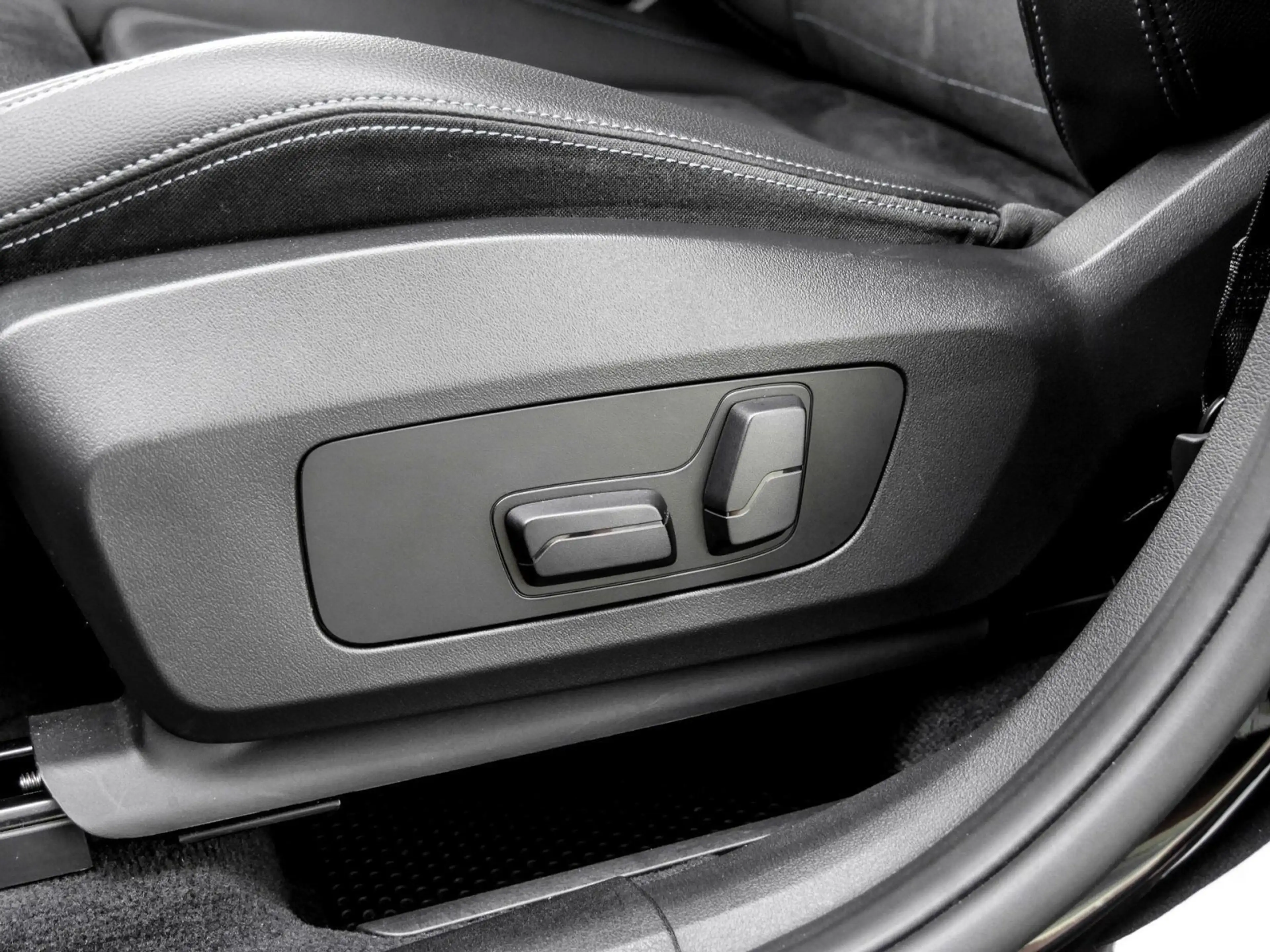 BMW 223 i M Sport HUD PANO ACC RFK LED — photo 14