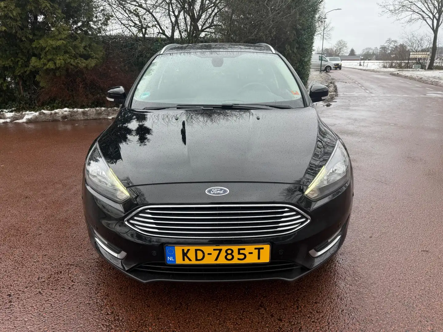 Ford Focus Wagon 1.0 Titanium / Navi / Airco / NAP / PDC / Cr Schwarz - 2