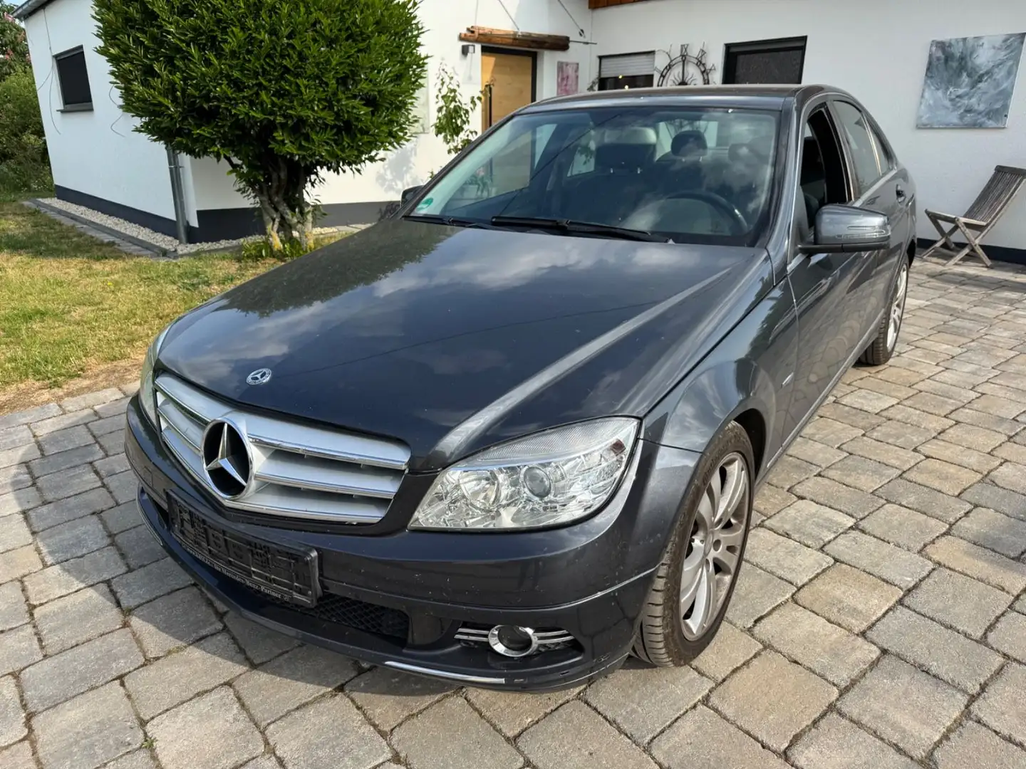 Mercedes-Benz C 200 CGI BlueEfficiency Avantgarde Grau - 2