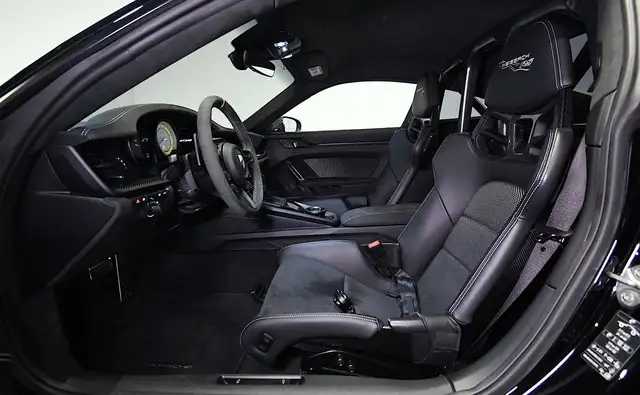 Porsche 911 view 9