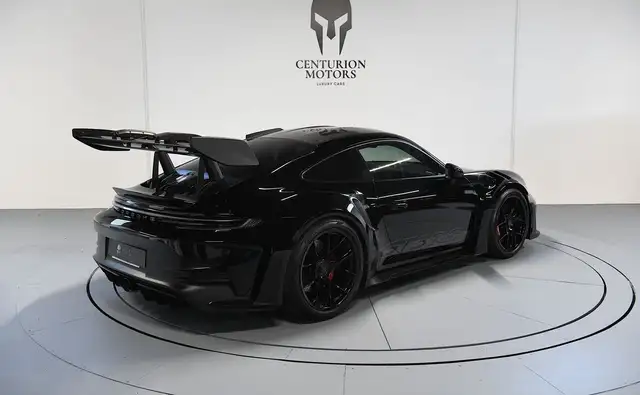 Porsche 911 view 4