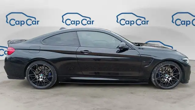 BMW M4 view 4