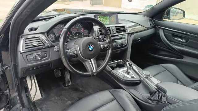 BMW M4 view 8