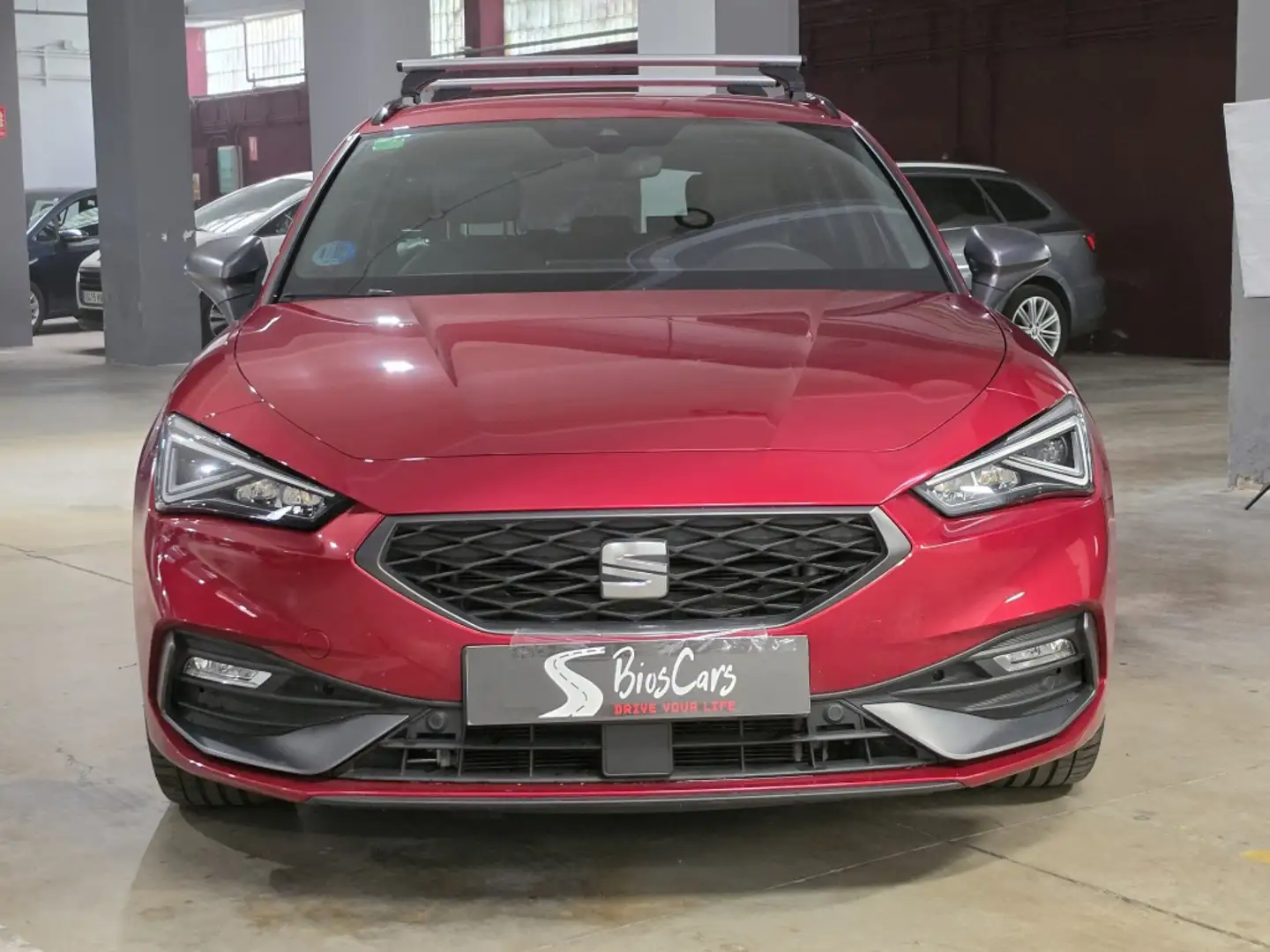 SEAT Leon 1.5 eTSI S&S FR Launch Pack L DSG-7 150 Burdeos - 2