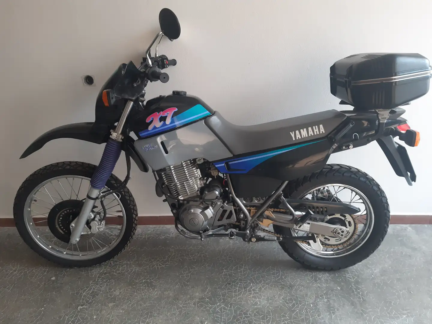 Yamaha XT 600 E Noir - 1