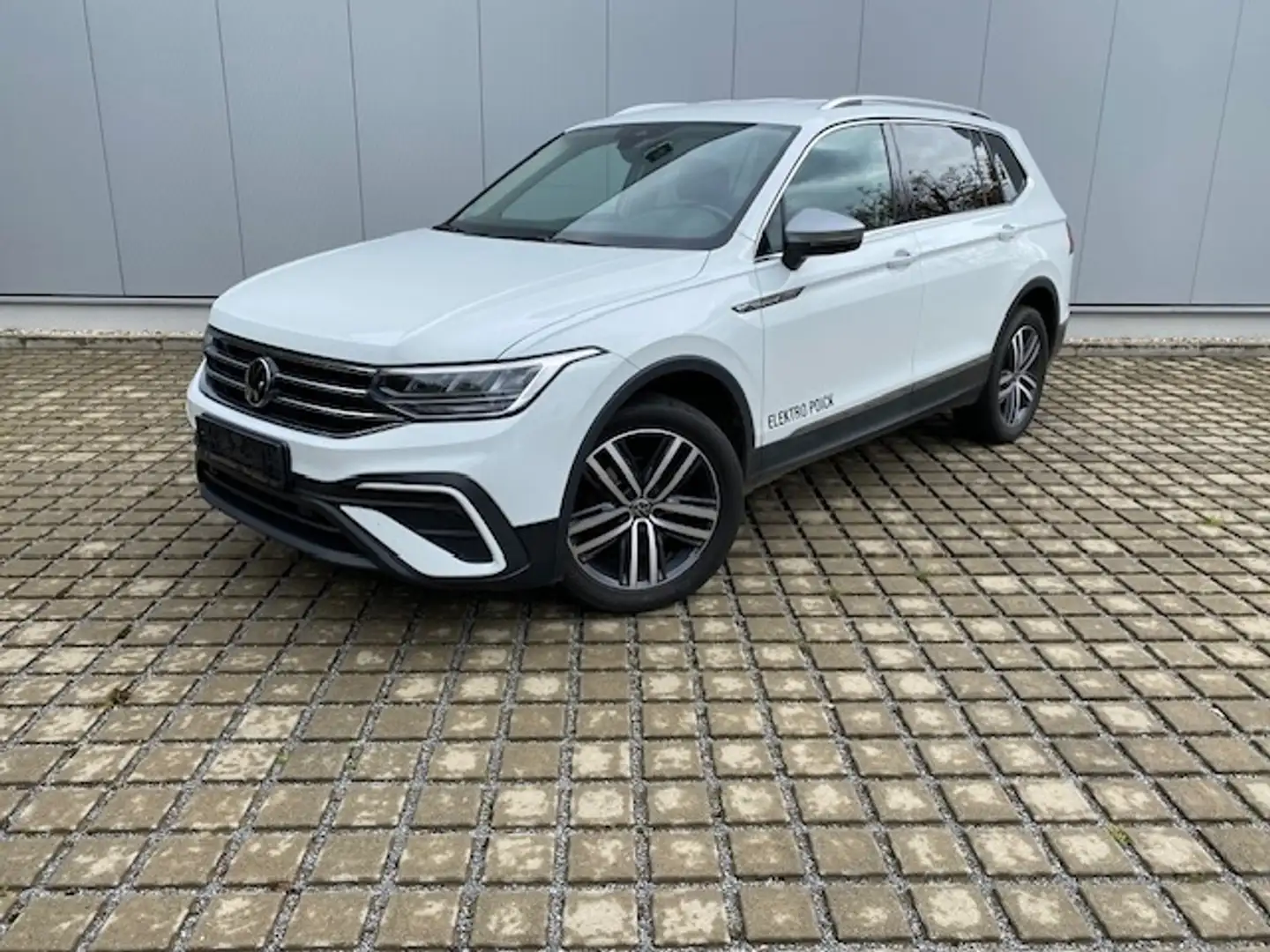 Volkswagen Tiguan Allspace 2.0 TDI DSG AHK/LED/19-ZOLL/NAVI+HEAD-UP+RFK/BUSI Weiß - 2