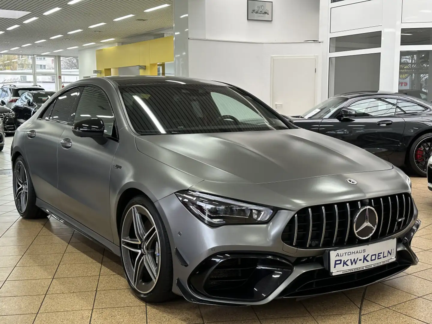 Mercedes-Benz CLA 45 AMG 4M AERODYNAMiK*PERFO*PANO*NiGHT*360°* Gris - 2