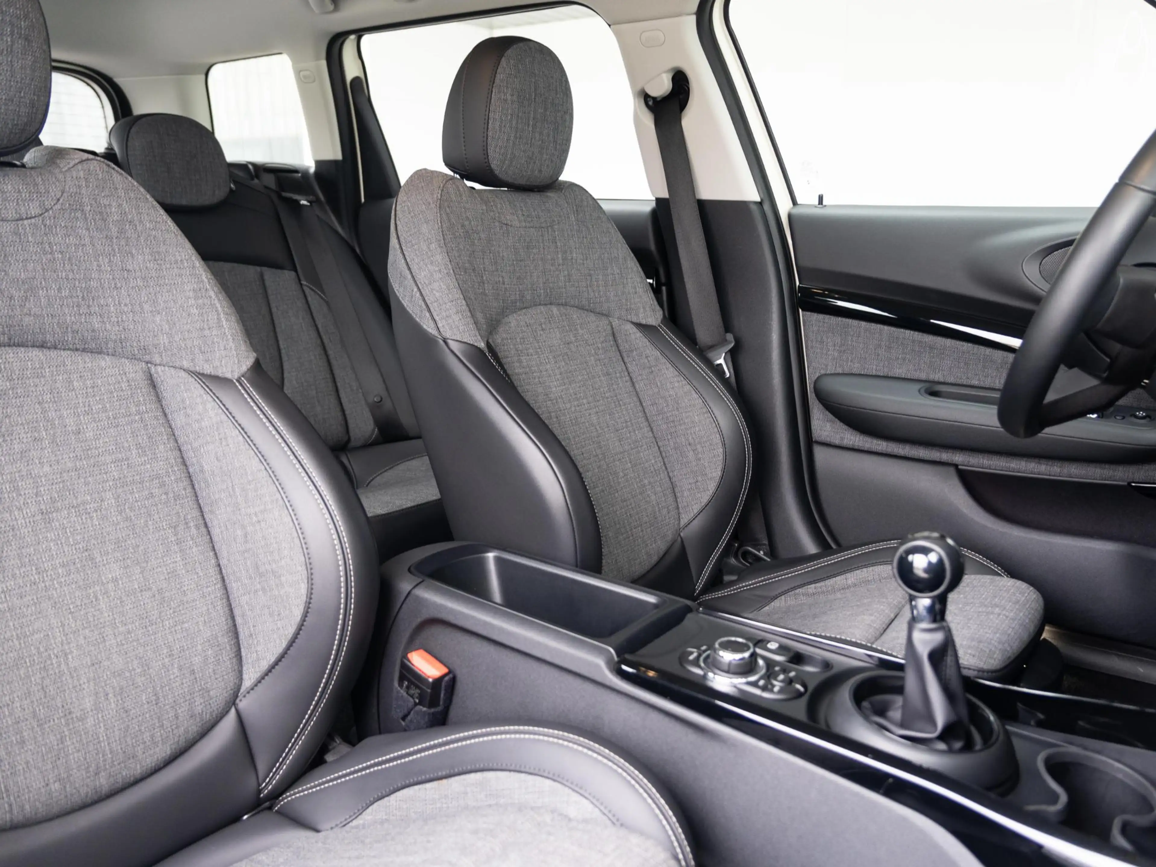 MINI One Clubman Classic + Business Edition + Apple Carplay — photo 4