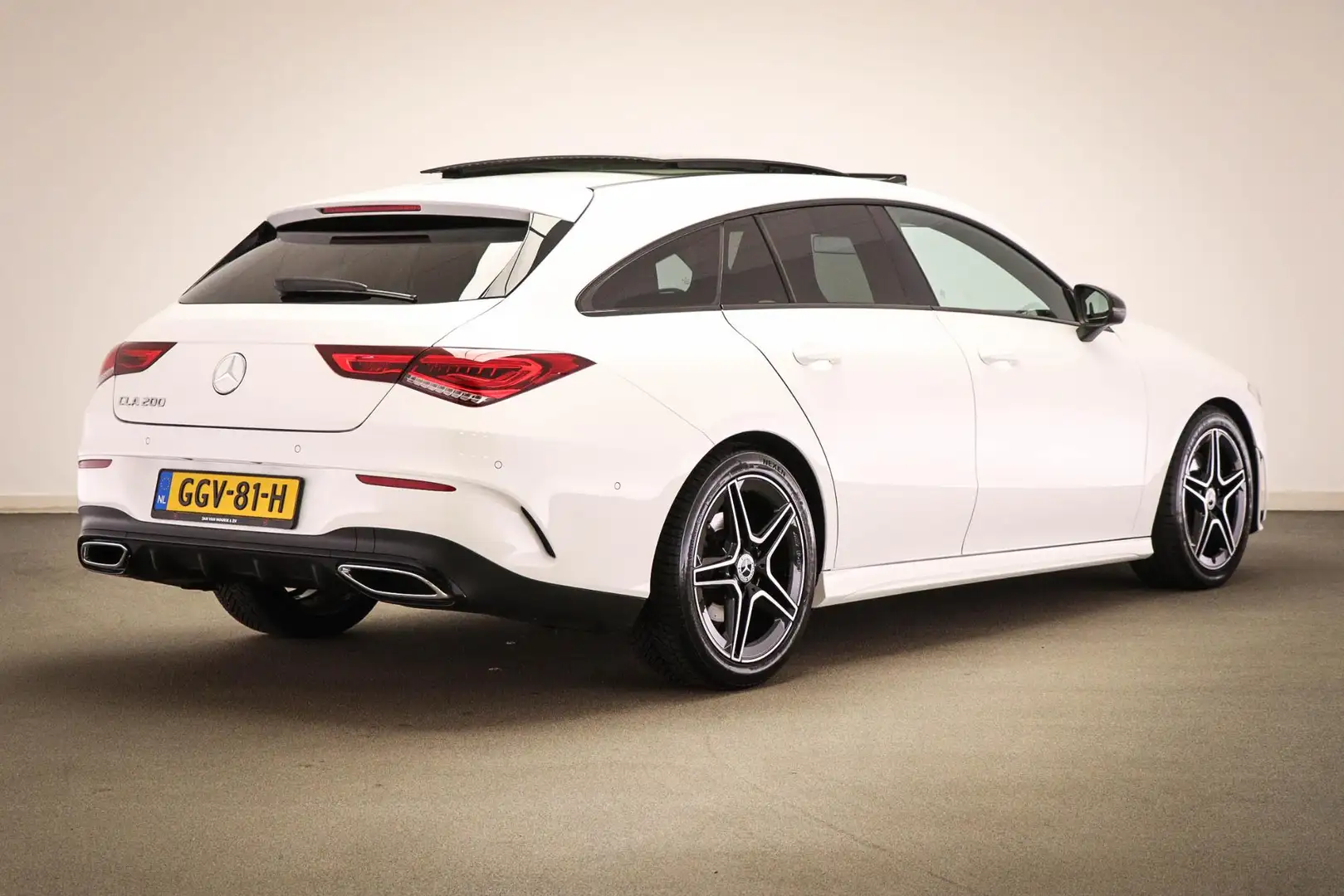 Mercedes-Benz CLA 200 Shooting Brake Business Solution AMG | WIDESCREEN Wit - 2