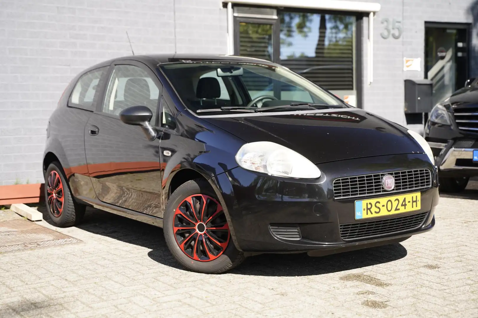 Fiat Grande Punto 1.4 Active Чорний - 2
