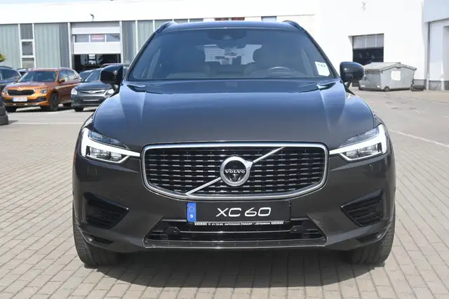 Volvo XC60 view 8