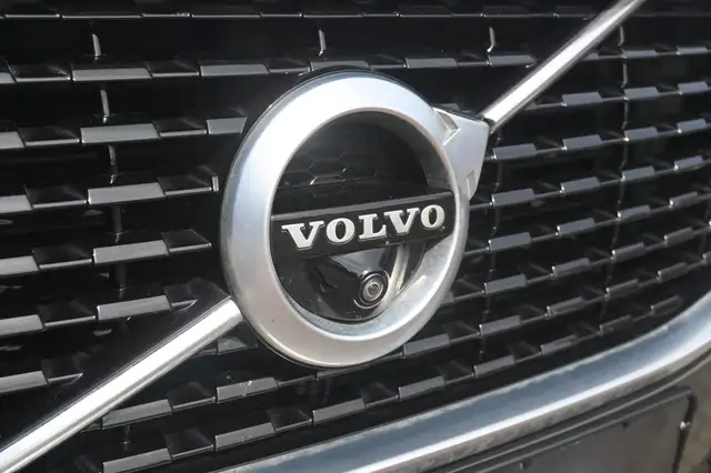 Volvo XC60 view 9