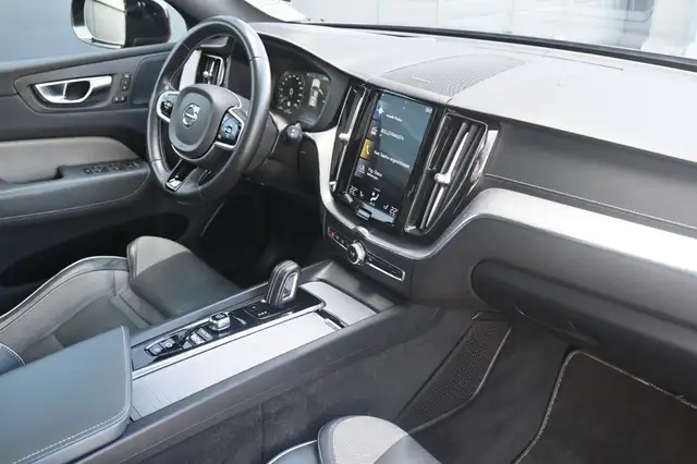 Volvo XC60 view 13