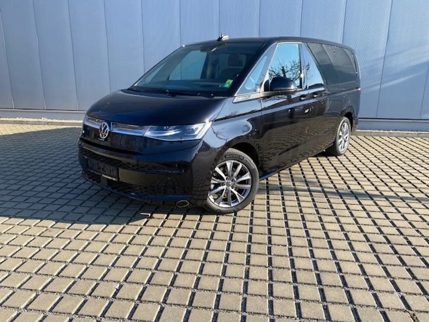 Volkswagen T7 Multivan 1.4 TSI eHybrid lang Energetic 6-SITZER/AHK/18-ZO Schwarz - 2
