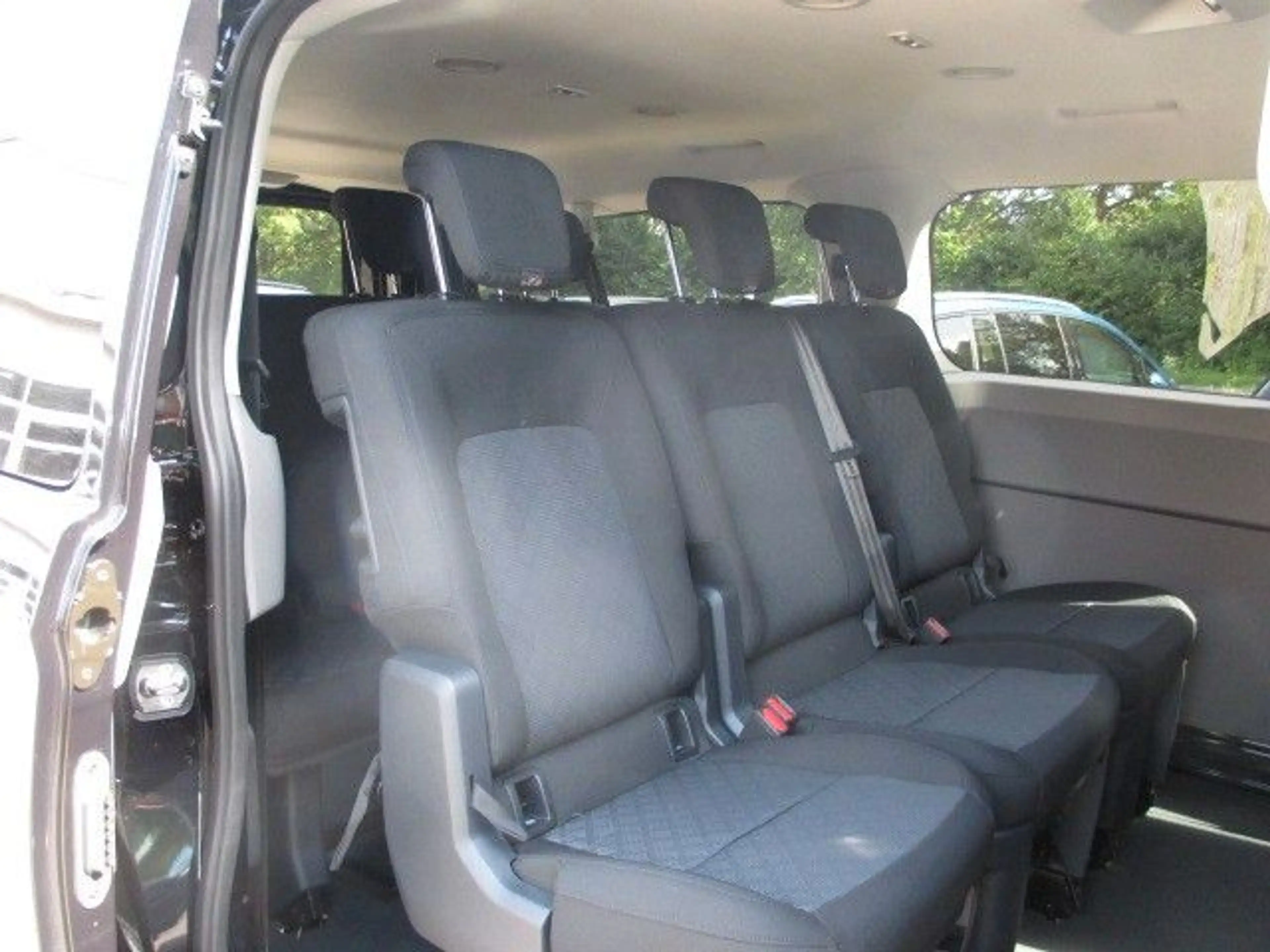 Volkswagen T7 Kombi LR 4Motion AHK+APP-Connect — photo 10