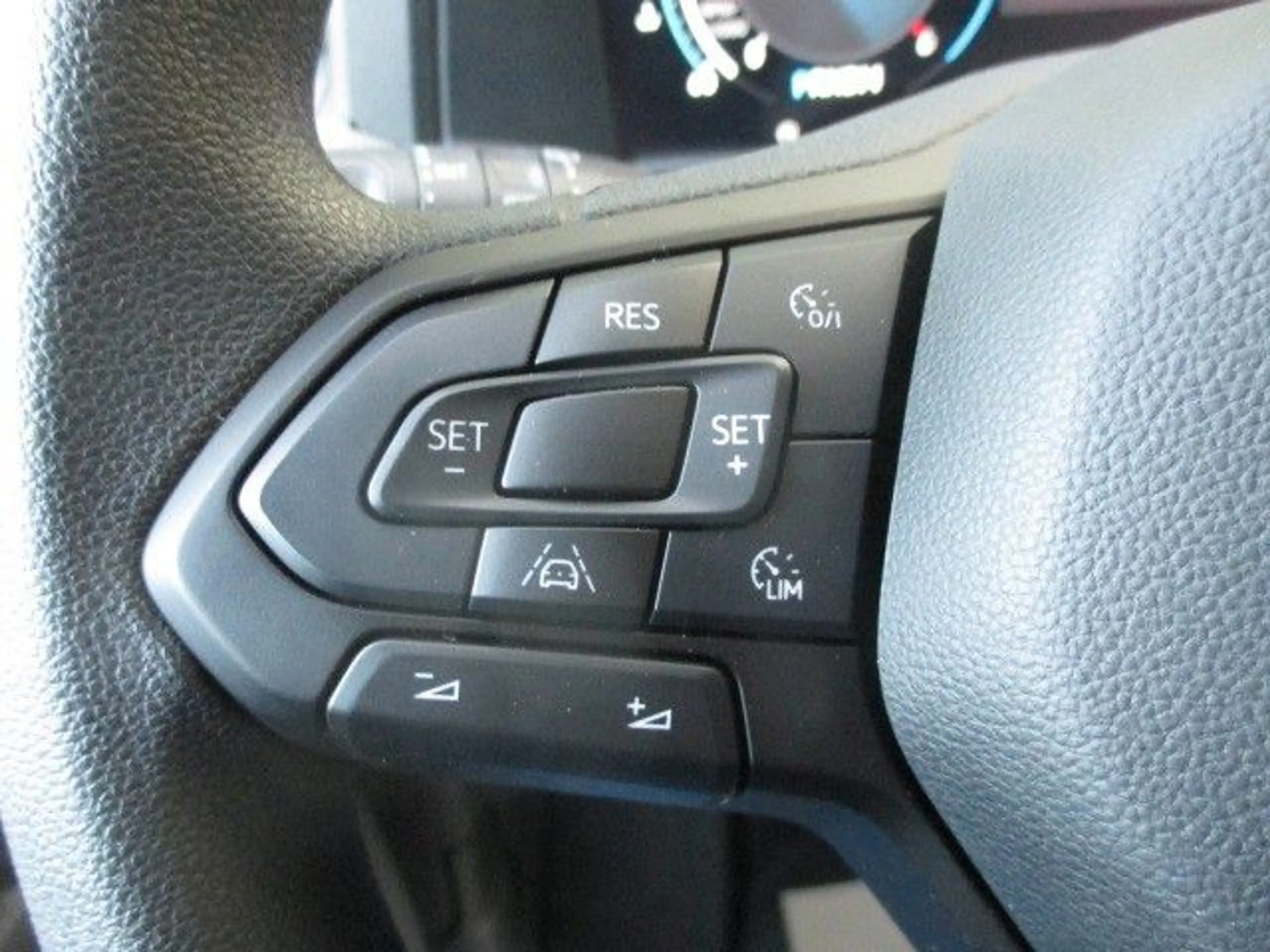 Volkswagen T7 Kombi LR 4Motion AHK+APP-Connect — photo 16