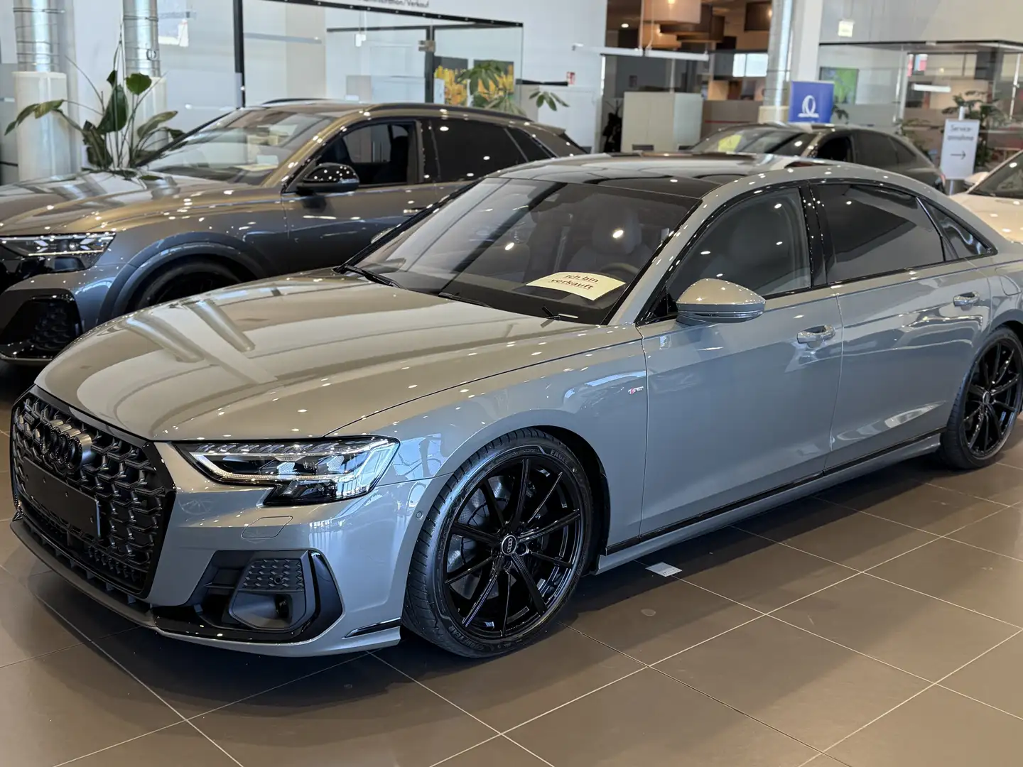 Audi A8 Lang 60 TFSI e PHEV quattro Gris - 1
