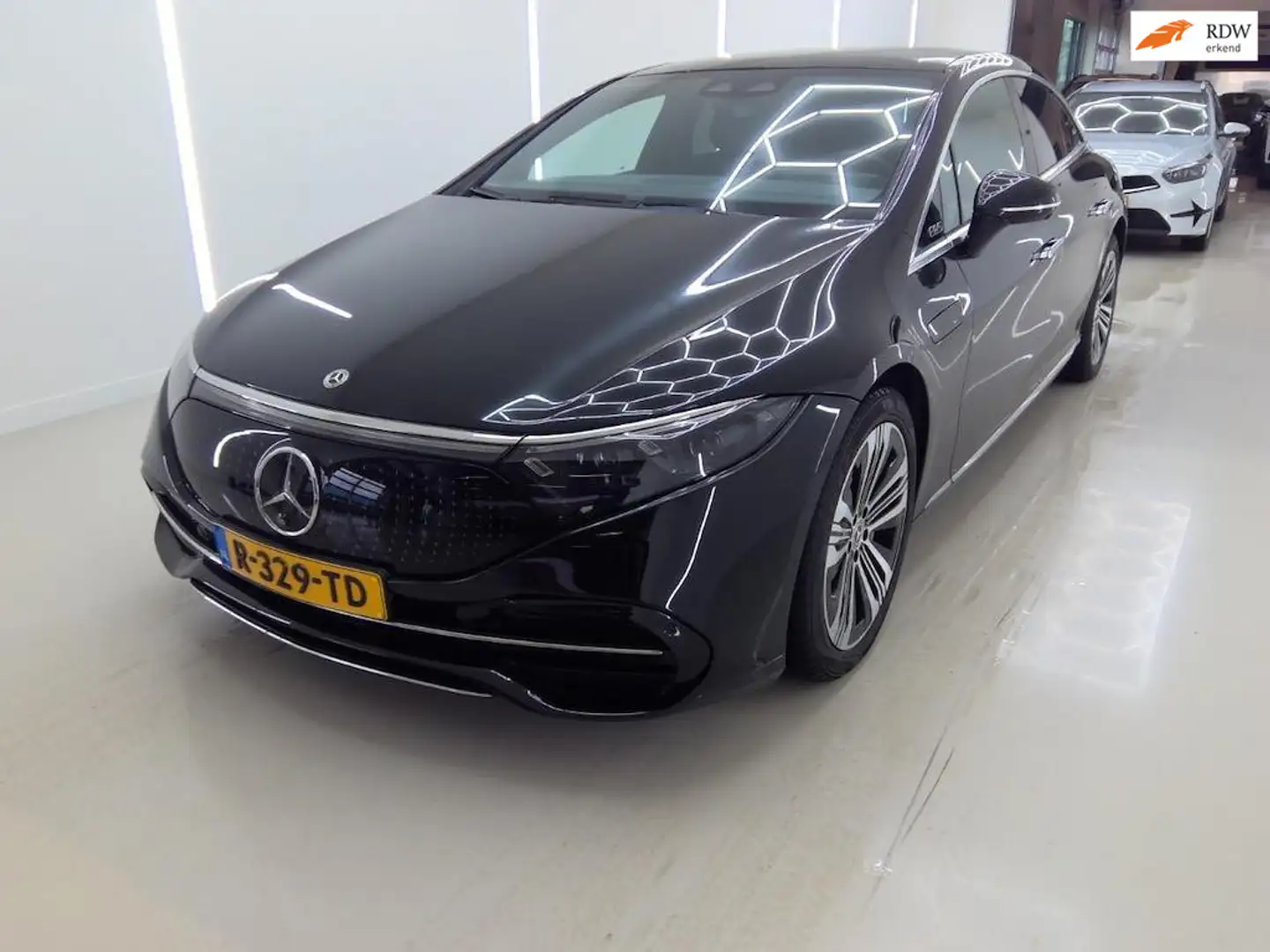 Mercedes-Benz EQS 350 Luxury Line 90 kWh | Panoramadak | Burmester | Noir - 1