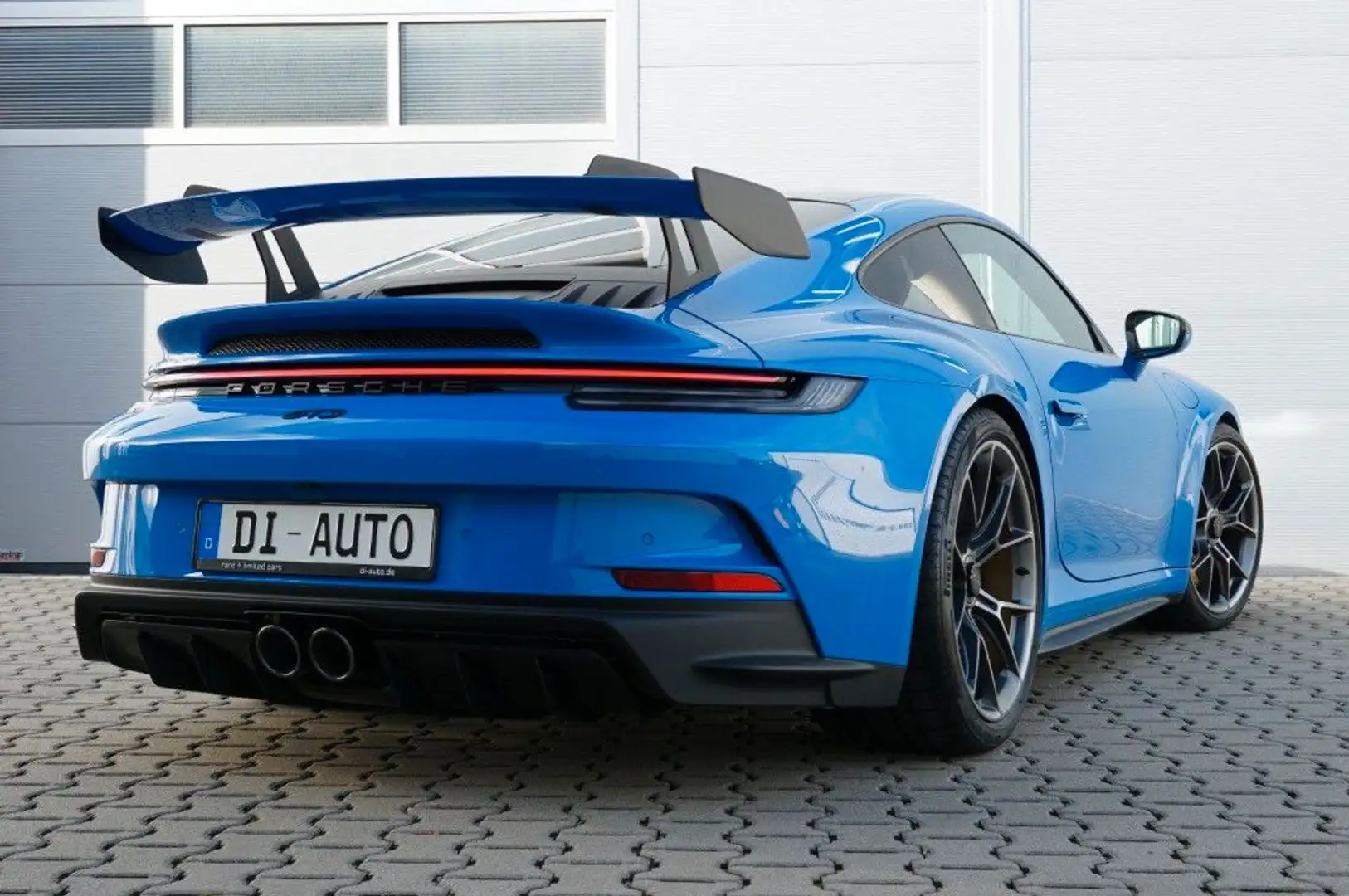 Porsche 992 911 GT3 / free config / delivery 5 months Schwarz - 1