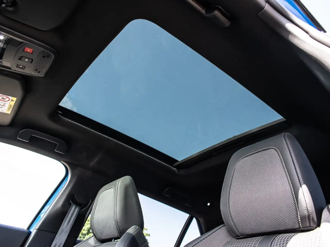 Peugeot 2008 GT El. Panodach Navi Digitales Cockpit LED Klimaau, миниатюра 18