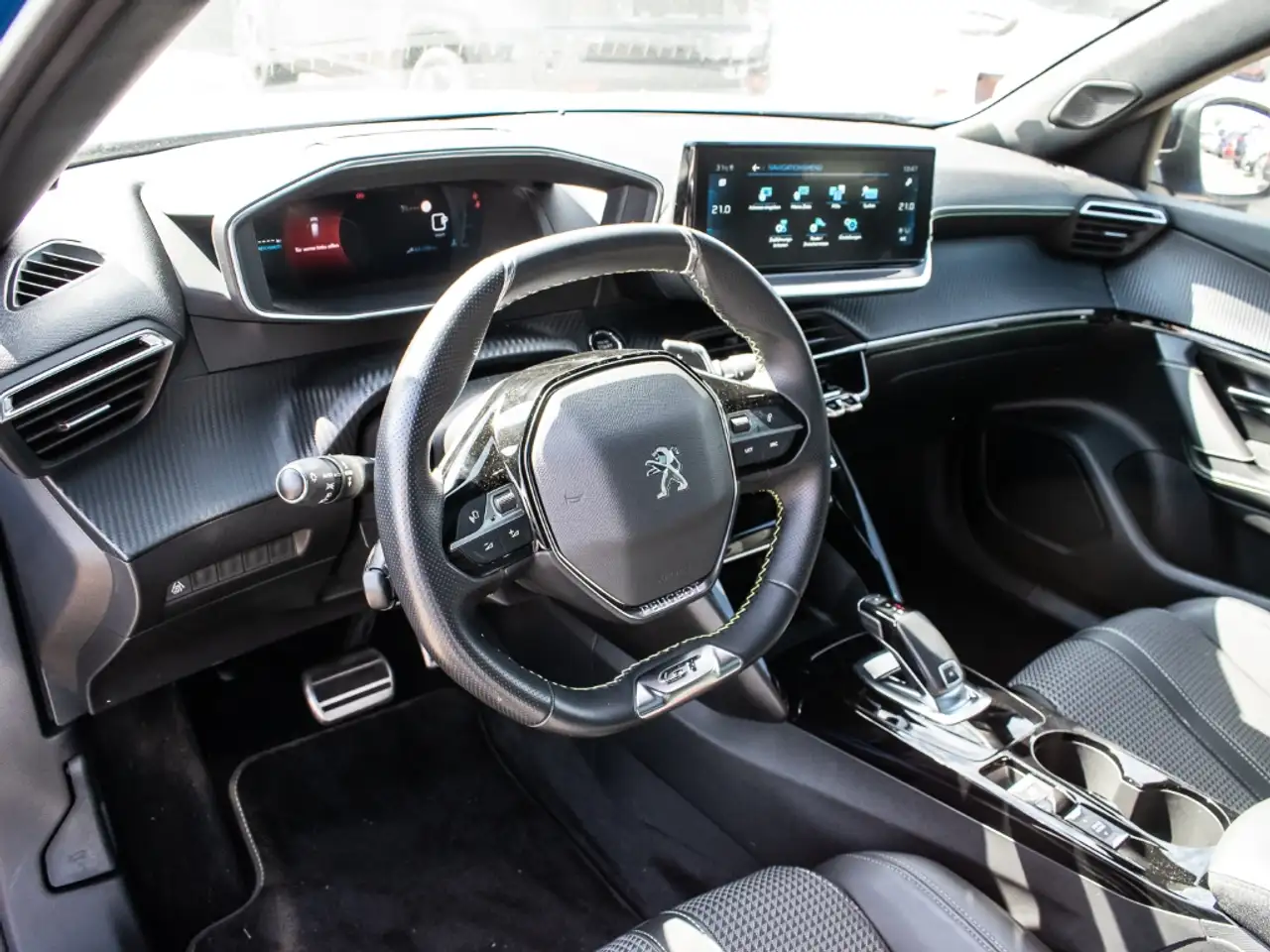 Peugeot 2008 GT El. Panodach Navi Digitales Cockpit LED Klimaau, миниатюра 8