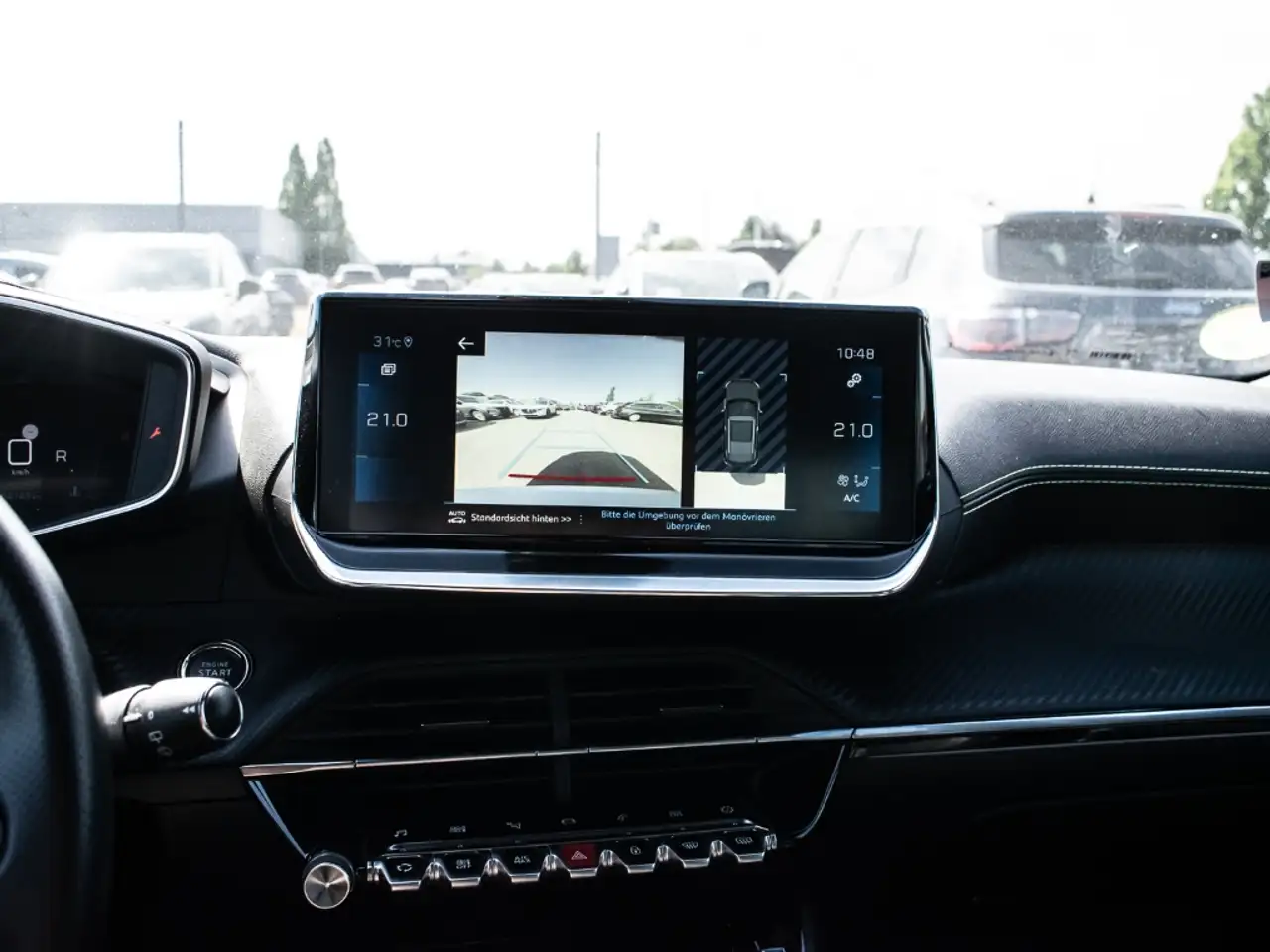 Peugeot 2008 GT El. Panodach Navi Digitales Cockpit LED Klimaau, миниатюра 13